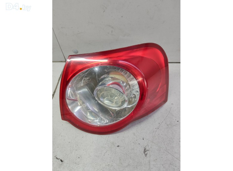 Фонарь задний правый к Volkswagen Passat undefined г.