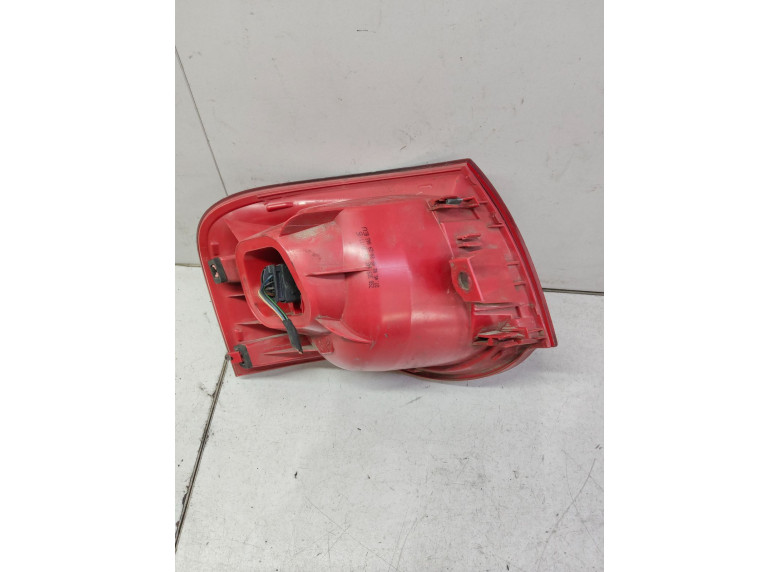 Фонарь задний правый к Volkswagen Passat, 2005г.