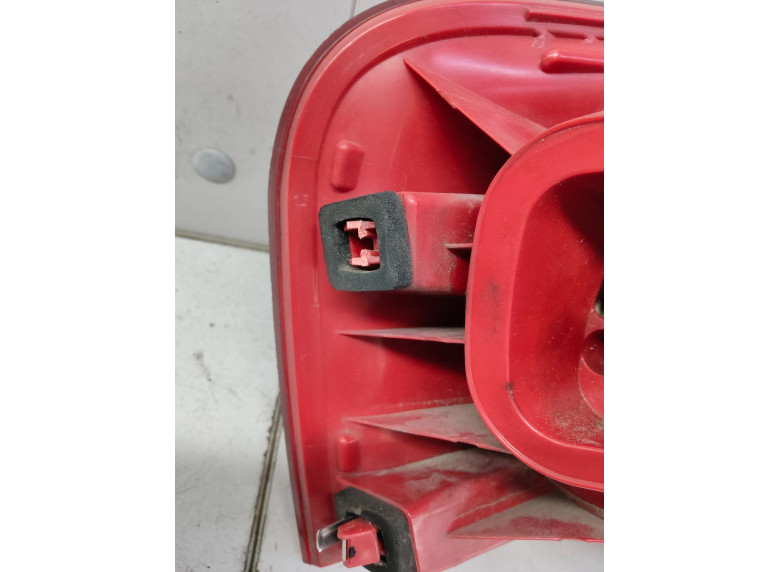 Фонарь задний правый к Volkswagen Passat, 2005г.