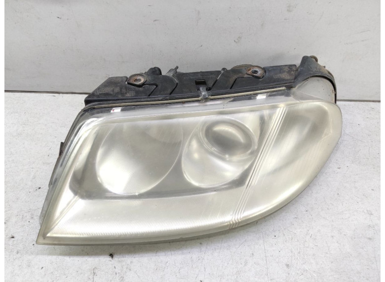 Фара левая к Volkswagen Passat, 2002г.