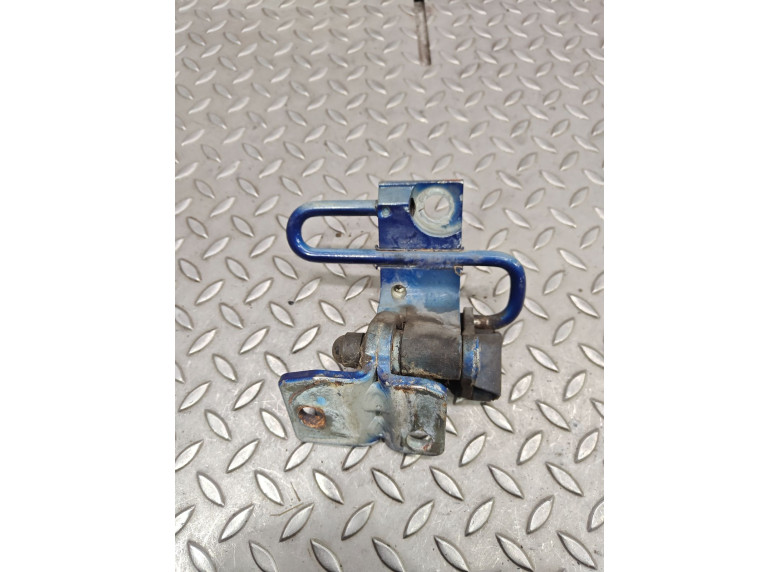 Петля двери передней правой к Volkswagen Passat, 2006г.