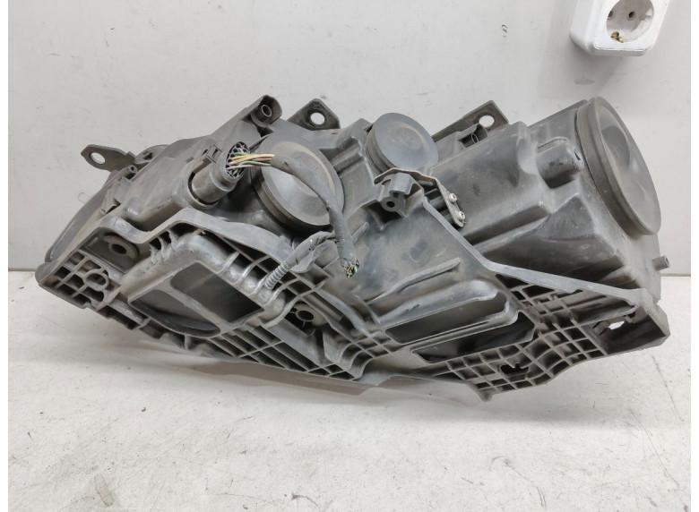 Фара правая к Volkswagen Golf, 2011г.