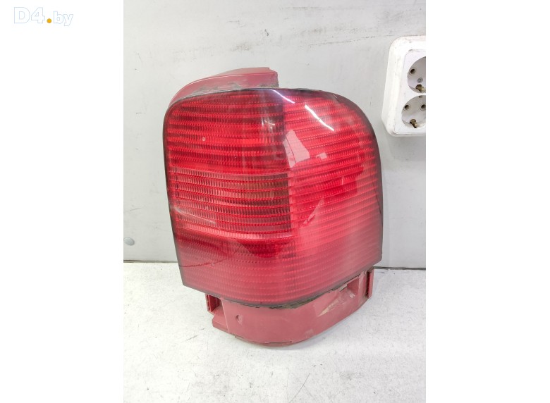 Фонарь задний правый к Volkswagen Sharan undefined г.