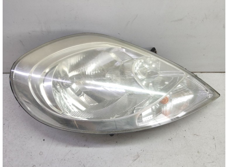 Фара правая к Renault Trafic