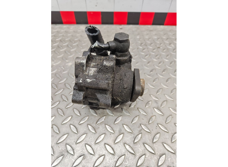 Насос гидроусилителя руля к Volkswagen Passat, 2001г.