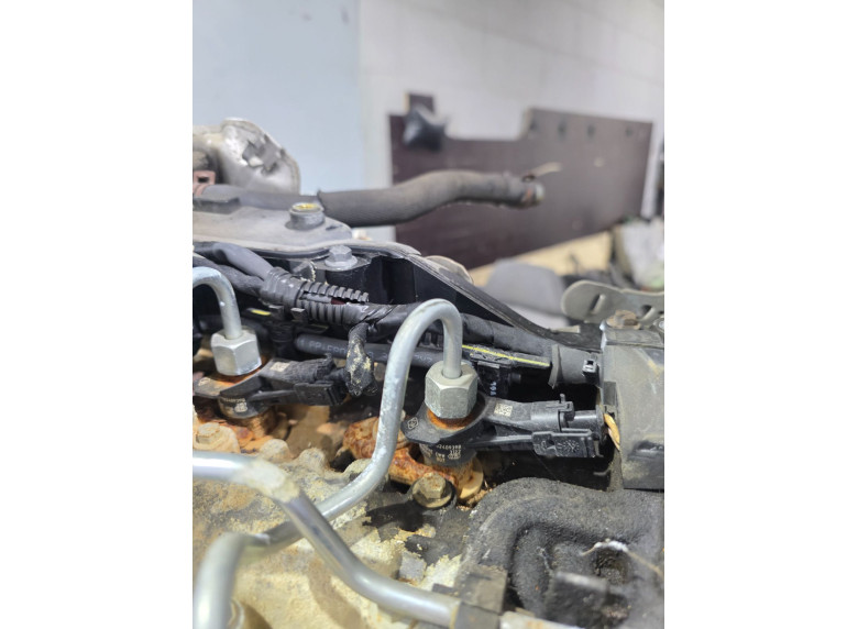 Форсунка к Opel Vivaro