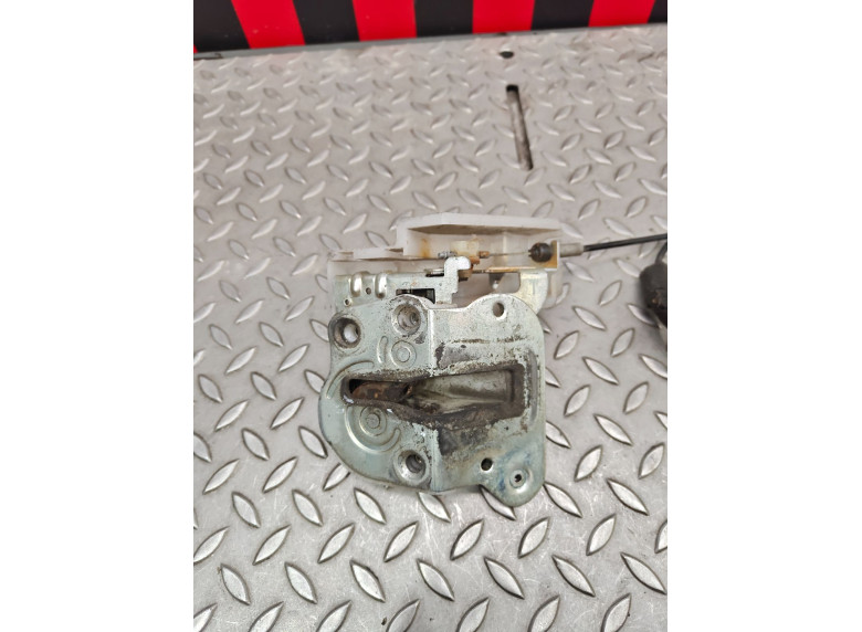 Замок двери сдвижной к Mazda 5, 2006г.