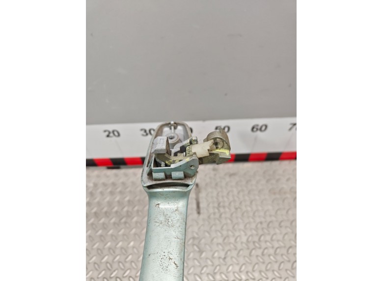 Ручка наружная сдвижной двери правой к Ручка наружная сдвижной двери правой к Mazda 5 undefined г. 5