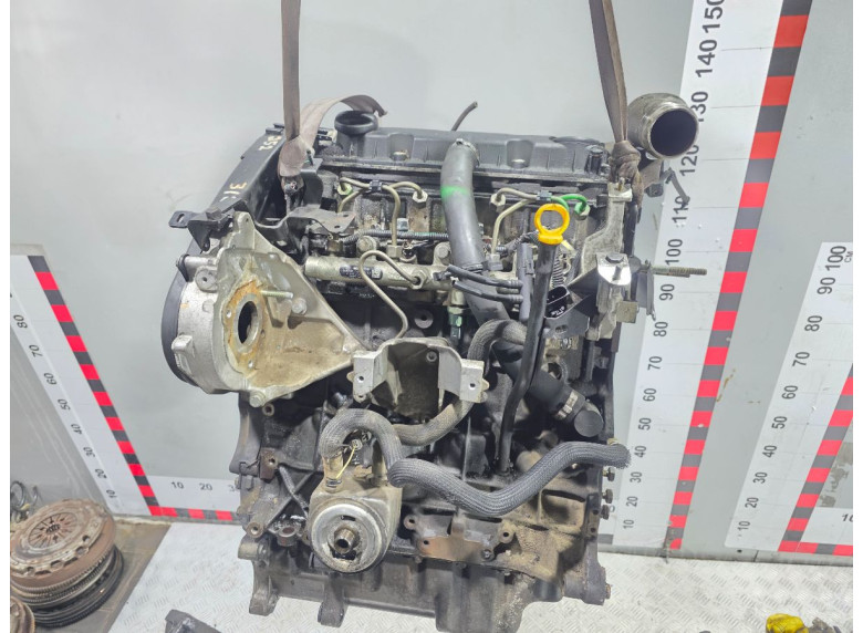 Двигатель к Citroen C5, 2002г.