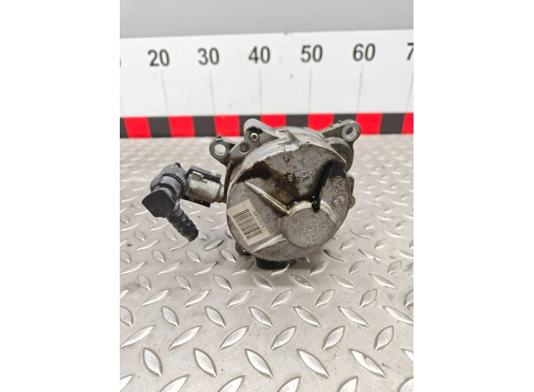 Насос вакуумный к Renault Trafic