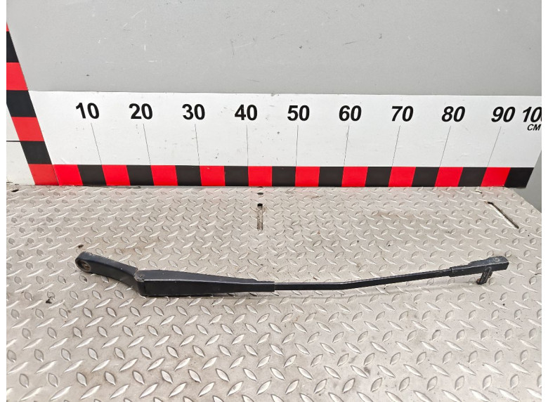 Щеткодержатель (поводок стеклоочистителя, дворник) к Volkswagen Golf Plus, 2007г.