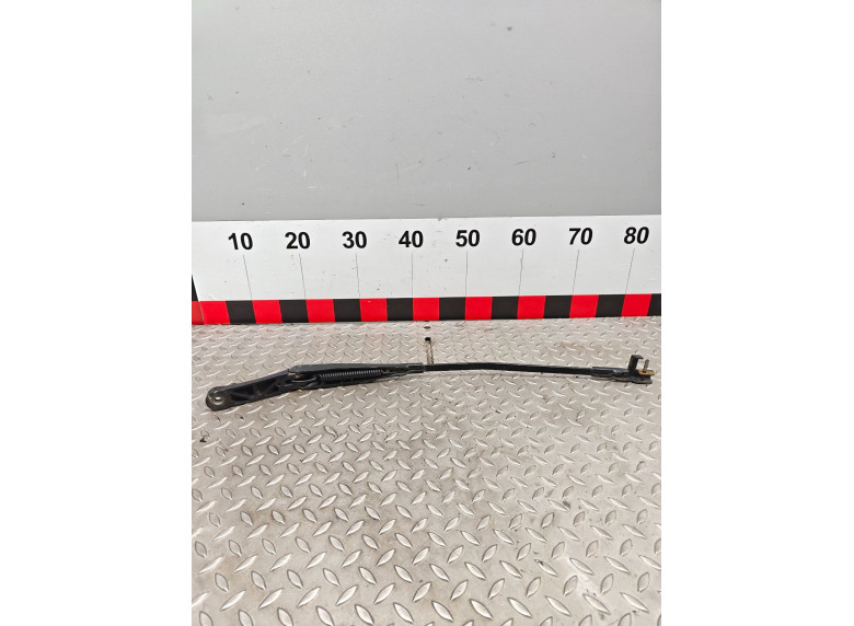 Щеткодержатель (поводок стеклоочистителя, дворник) к Volkswagen Golf Plus, 2007г.