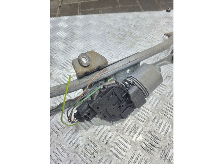 Механизм стеклоочистителя (трапеция дворников) к Volkswagen Passat, 2003г.