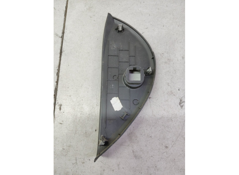 Накладка декоративная на торпедо к Renault Megane, 2010г.