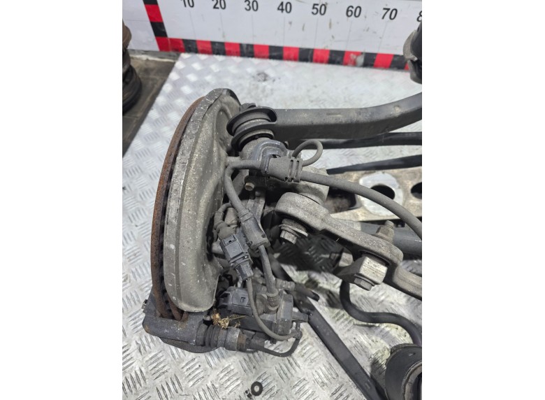 Кулак задний правый к Audi A4