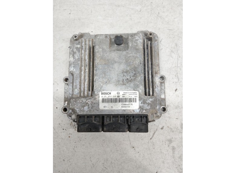 Блок управления двигателем к Renault Trafic