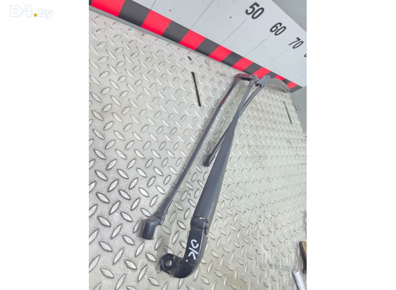 Щеткодержатель (поводок стеклоочистителя, дворник) к Toyota Aygo undefined г.