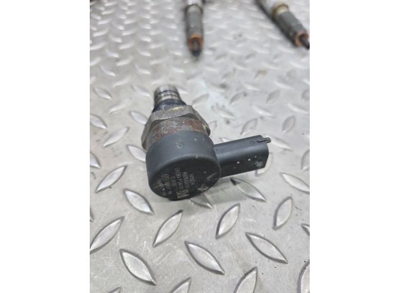 Регулятор давления топлива к Renault Laguna