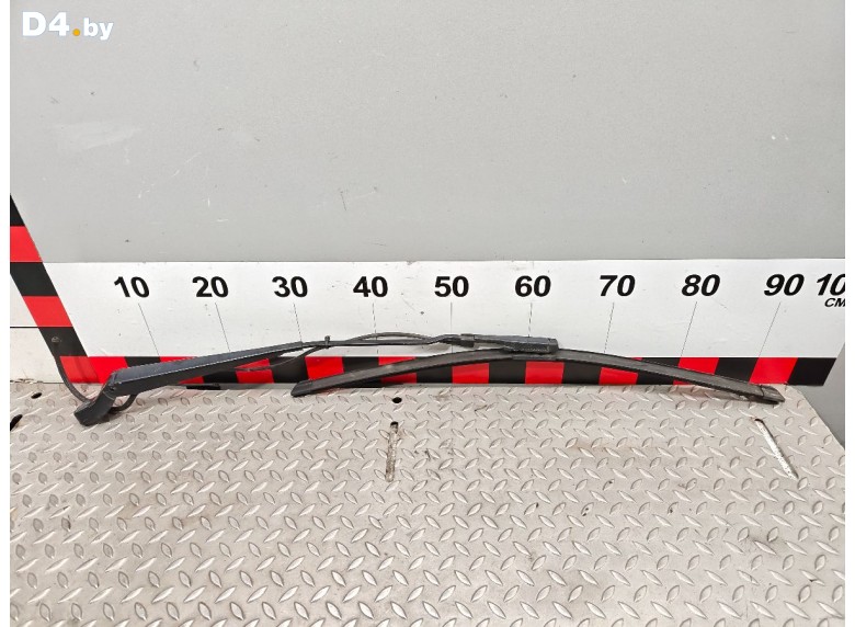 Щеткодержатель (поводок стеклоочистителя, дворник) к Mercedes VitoW639 undefined г.