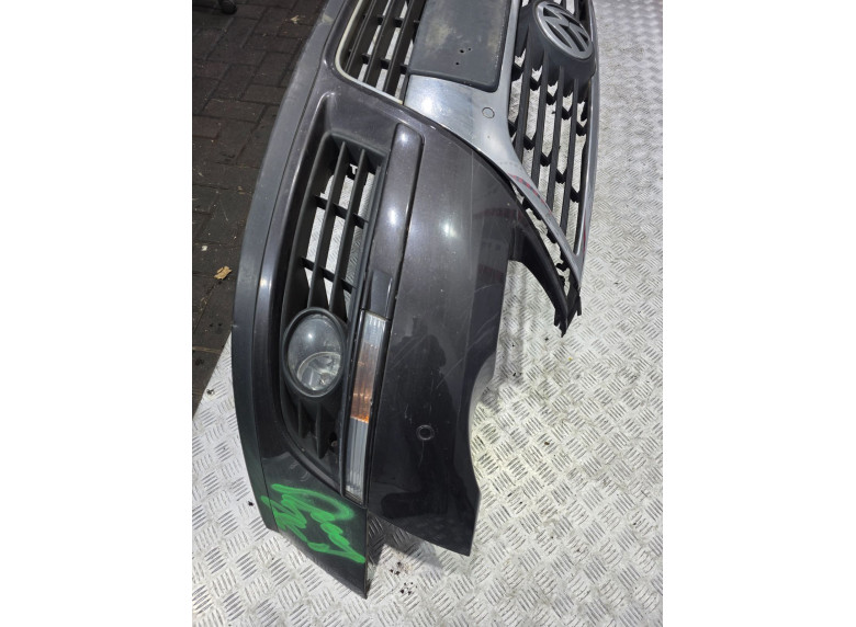 Бампер передний к Volkswagen Passat, 2006г.