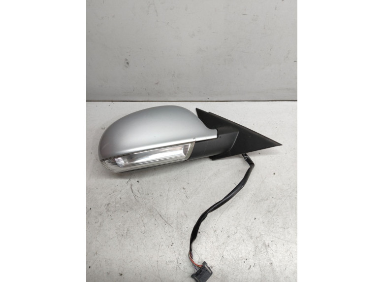 Зеркало наружное правое к Volkswagen Passat, 2004г.