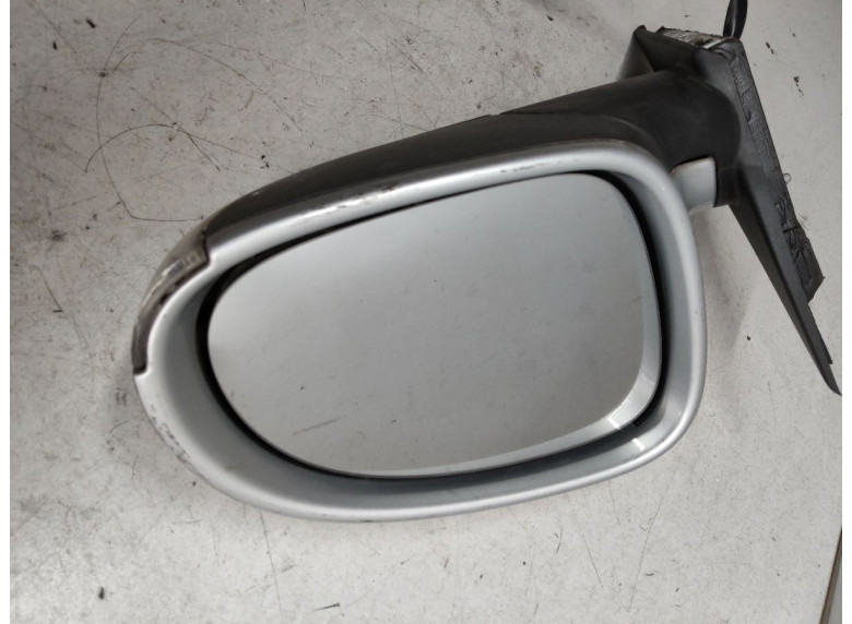 Зеркало наружное правое к Volkswagen Passat, 2004г.