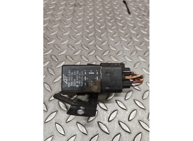 Реле вентилятора к Volkswagen Sharan, 2001г.
