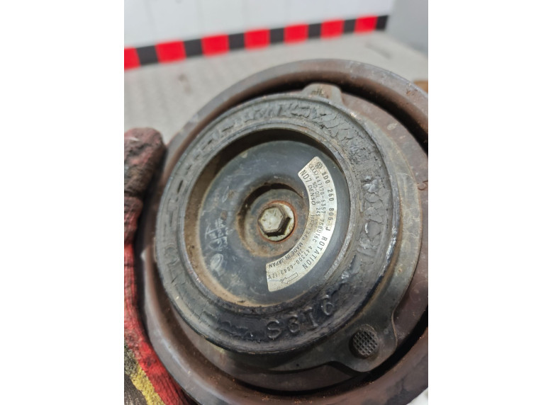 Компрессор кондиционера к Volkswagen Passat, 2002г.