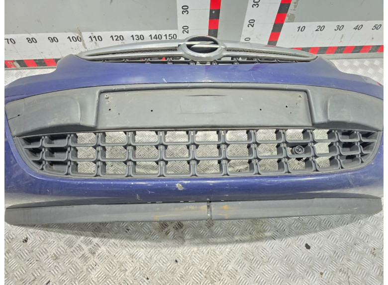 Заглушка (решетка) в бампер передний к Opel Corsa, 2013г.