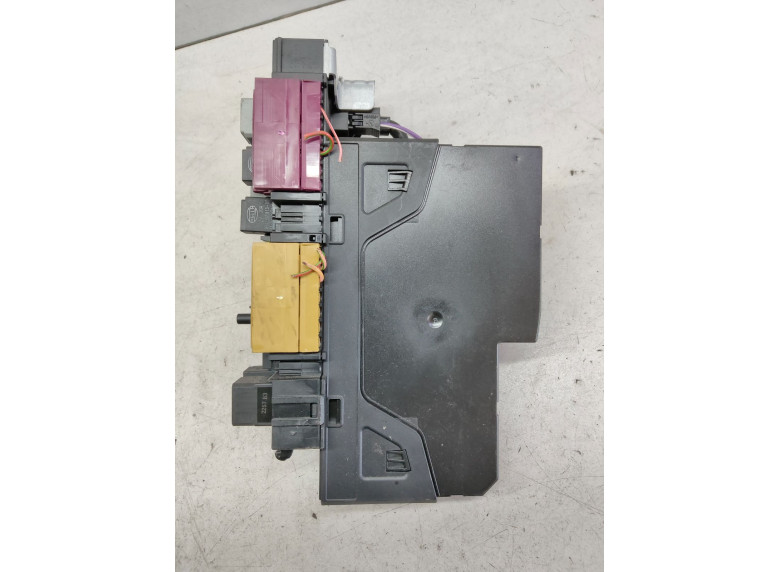 Блок предохранителей к Mercedes C W204, 2012г.