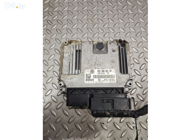 Блок управления двигателем к Volkswagen Passat undefined г.