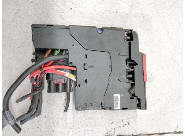 Клемма аккумулятора плюс к Mercedes C W204, 2012г.