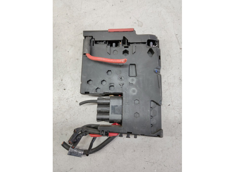 Клемма аккумулятора плюс к Mercedes C W204, 2012г.