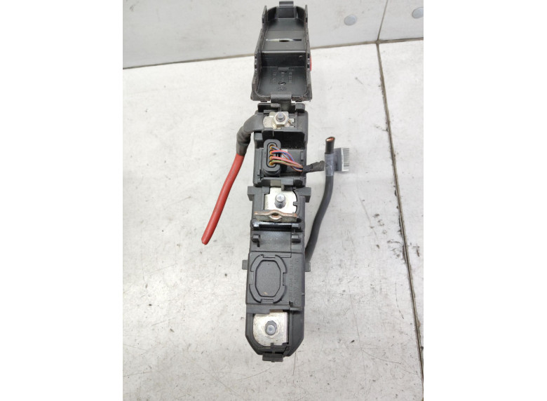 Клемма аккумулятора плюс к Mercedes C W204, 2012г.