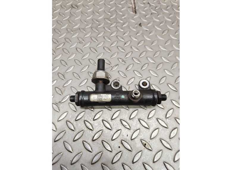 Топливная рампа к Peugeot 607