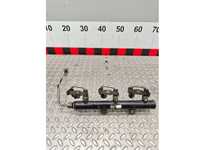 Топливная рампа к Peugeot 607