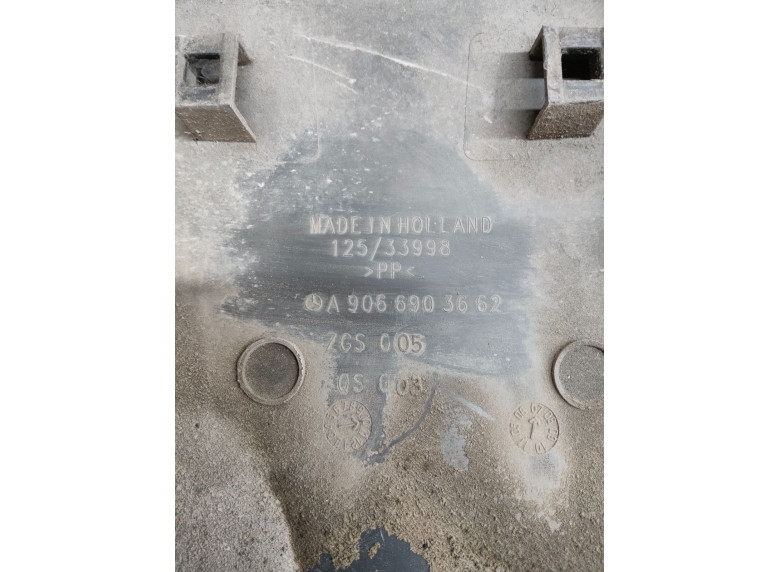 Молдинг двери передней правой к Mercedes Sprinter, 2010г.