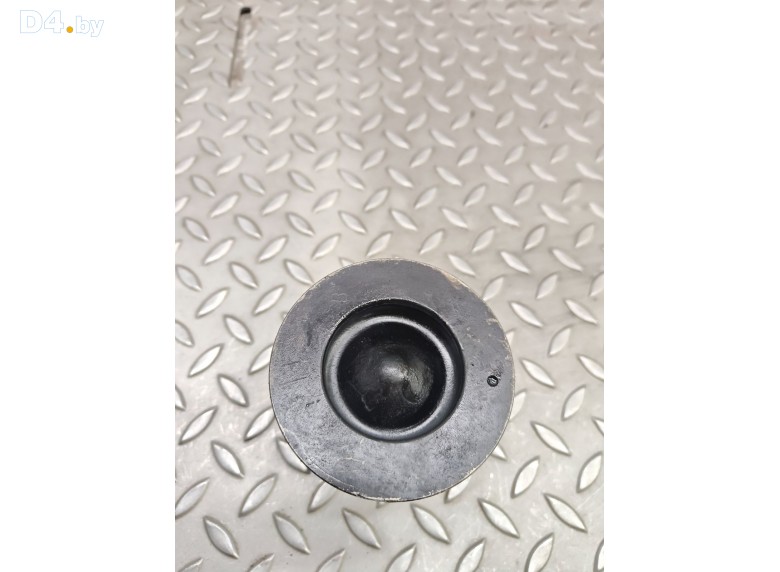 Поршень к Hyundai Trajet undefined г.