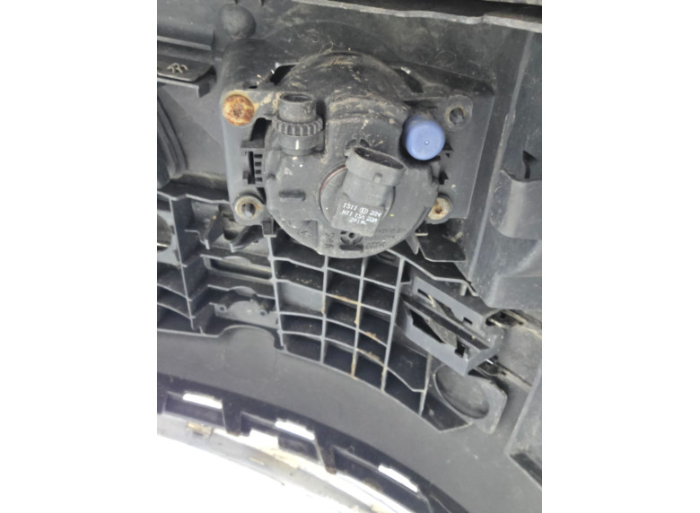 Фара противотуманная правая к Renault Laguna, 2006г.
