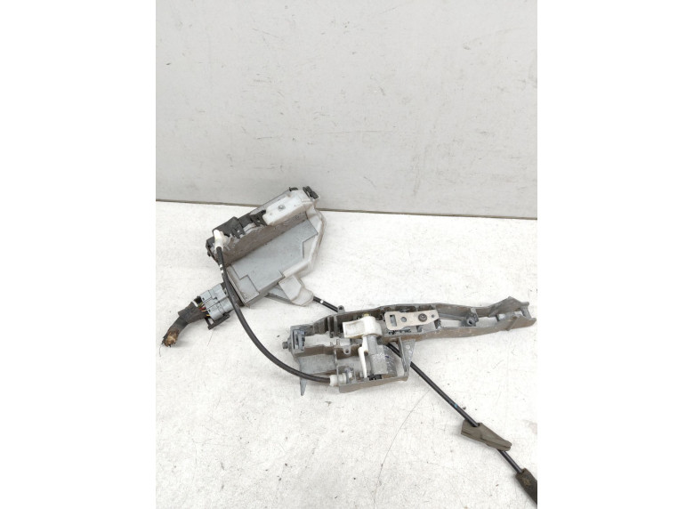 Замок двери задней правой к Peugeot 5008, 2010г.