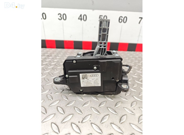 Кулиса к Audi A4 undefined г.