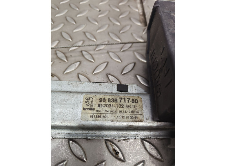 Стеклоподъемник электрический задний левый к Peugeot 5008, 2010г.