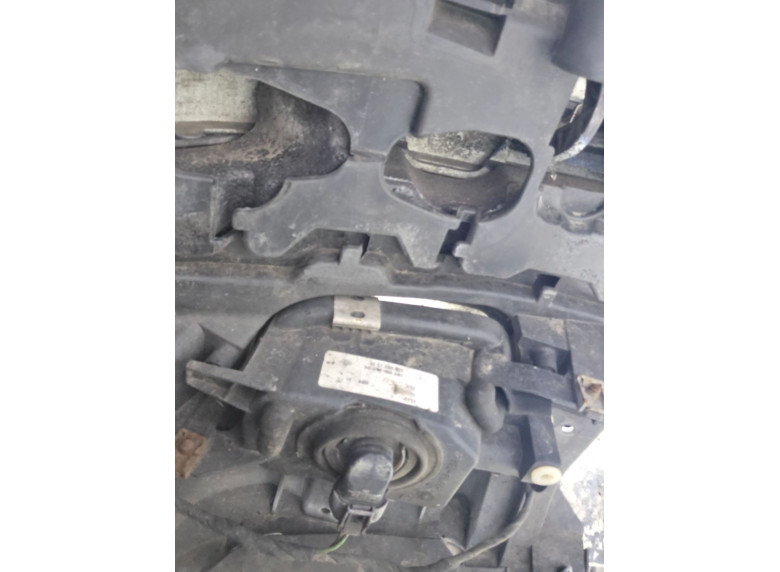 Фара противотуманная правая к Mercedes C W203, 2005г.