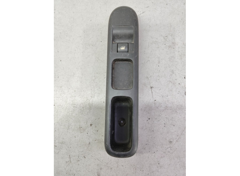 Кнопка стеклоподъемника переднего правого к Peugeot 5008, 2010г.