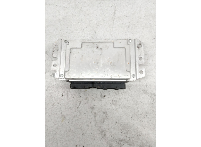 Блок управления двигателем к Kia Carens, 2006г.