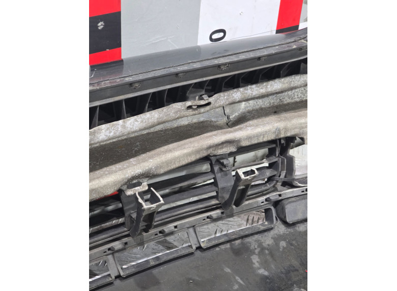 Бампер передний к Audi A4, 1998г.