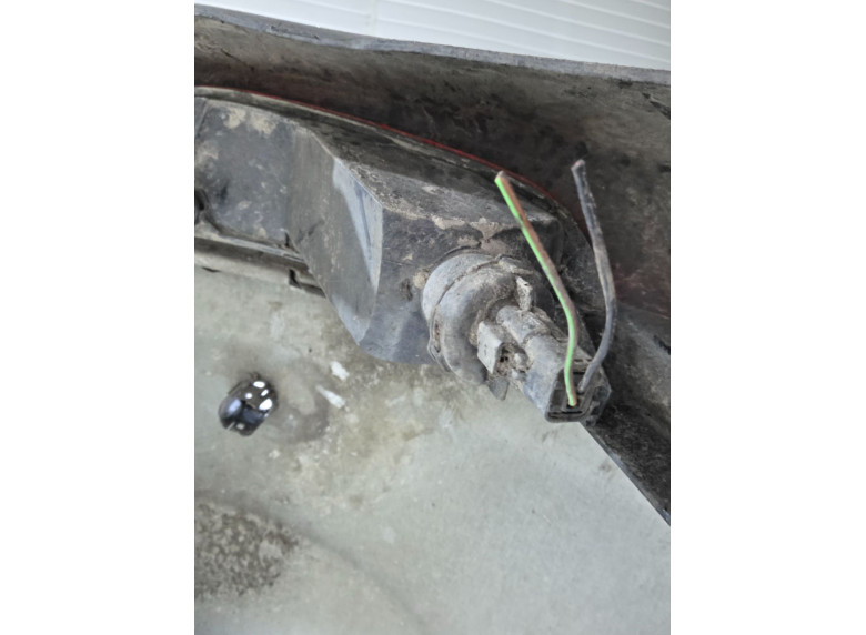 Фонарь противотуманный левый к Ford C-Max, 2010г.