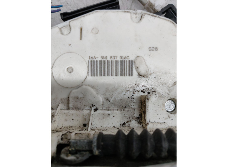 Замок двери передней правой к Seat Ibiza, 2010г.