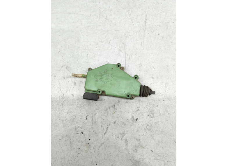 Активатор (привод) замка двери к Volkswagen Transporter, 1998г.