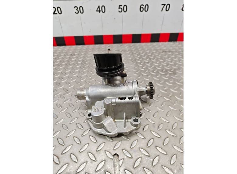 Насос масляный к Audi A4, 2021г.